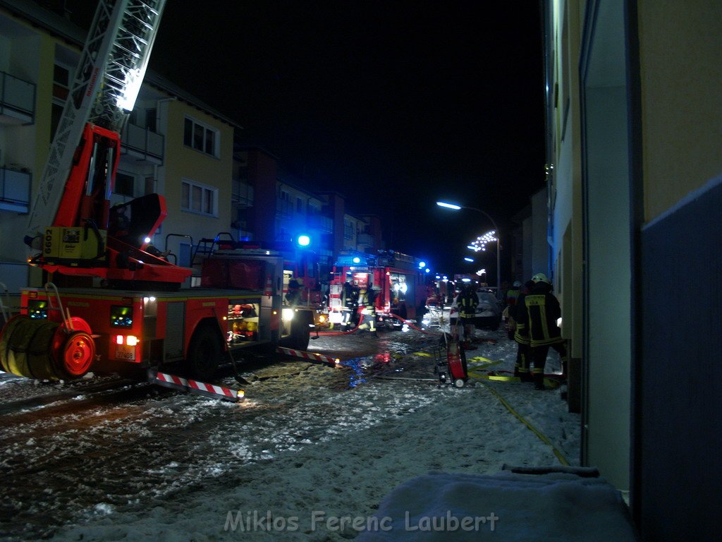 Feuer in Kueche Koeln Vingst Homarstr P639.JPG